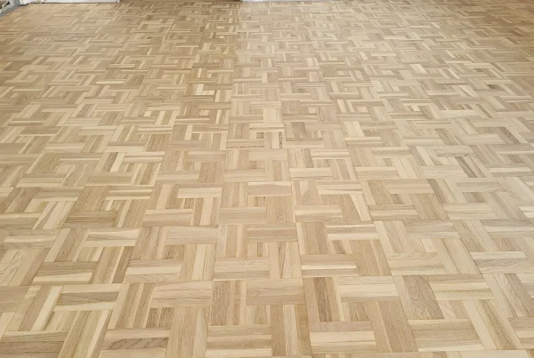 Ponçage et vitrification parquet mosaïque Grenoble