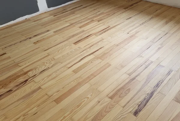 Ponçage et vitrification parquet pin Grenoble